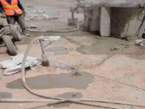 复兴水泥混凝土路面板底注浆技术 路面脱空注浆整治方案