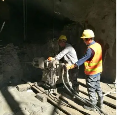 复兴水下抗分散灌浆料特点 水下不分散注浆料介绍